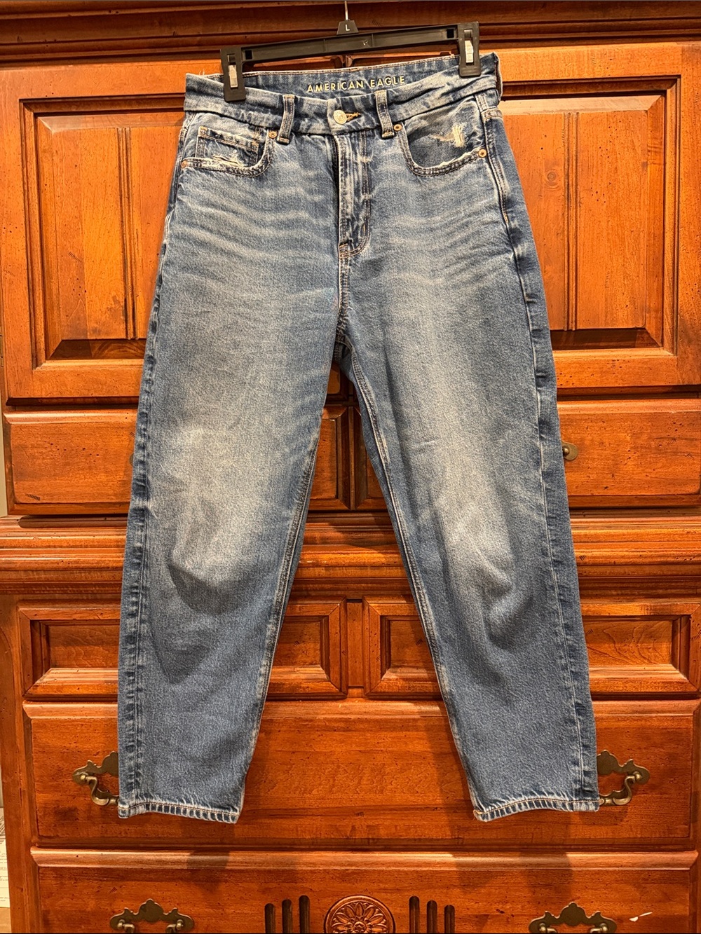 American Eagle Outfitters Strigid Curvy Mom Jeans